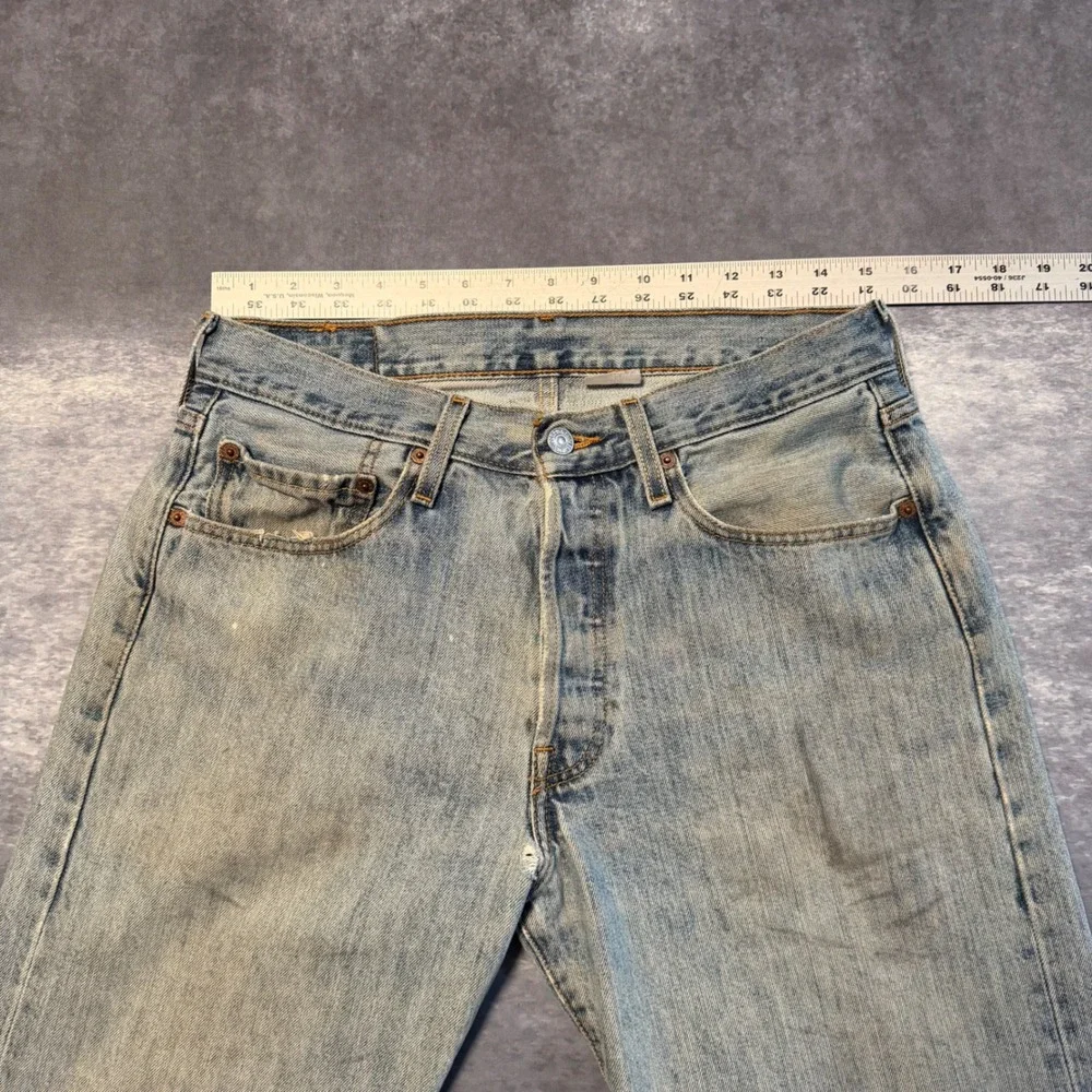 Vintage Levis 501 Original Fit Button Fly Jeans Mens 32x32 Light Wash Blue Denim
